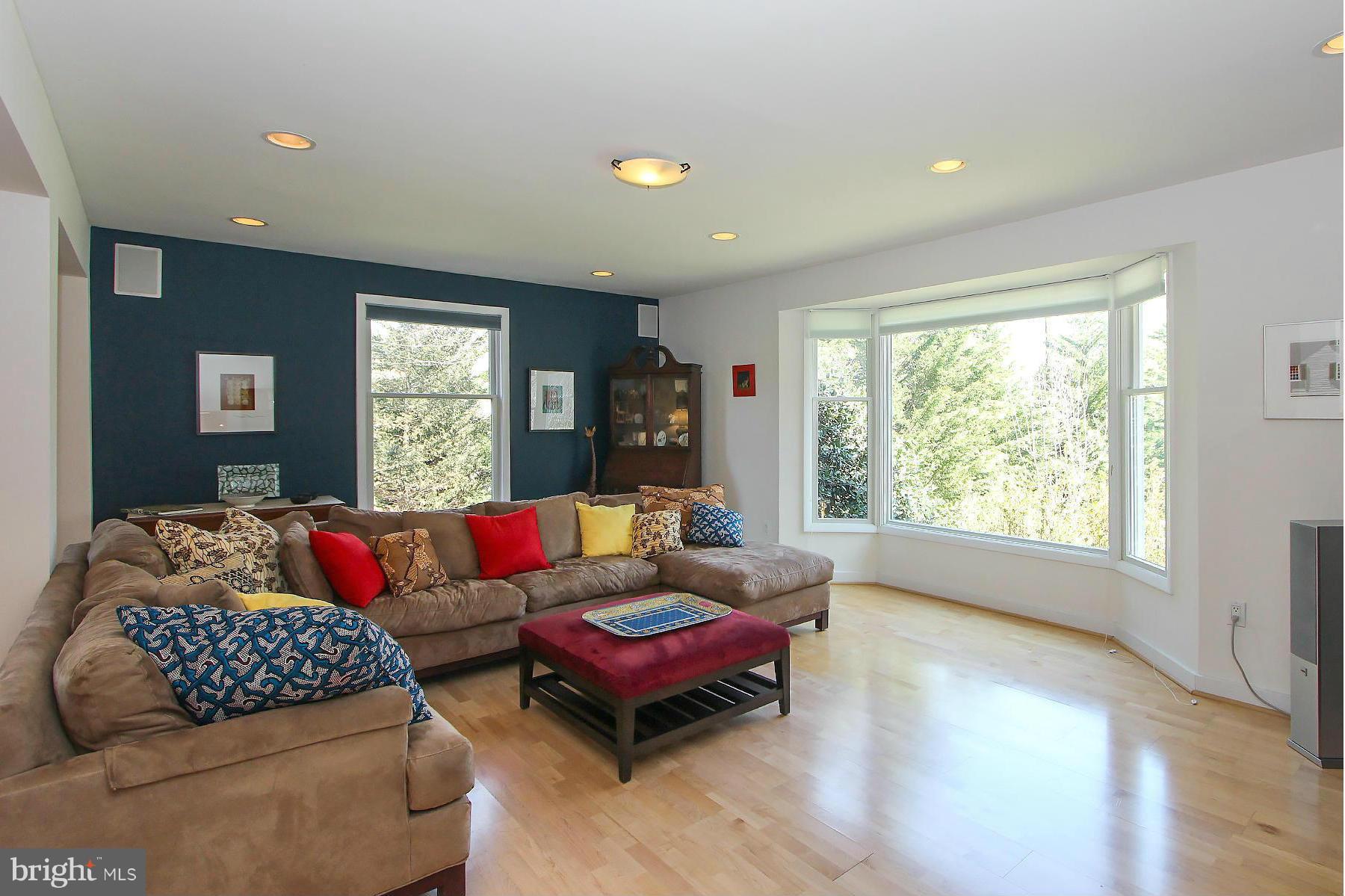 8536 West Howell Road Bethesda, MD 20817 - Photo 6 of 29 The bay window fills the Living Room with light