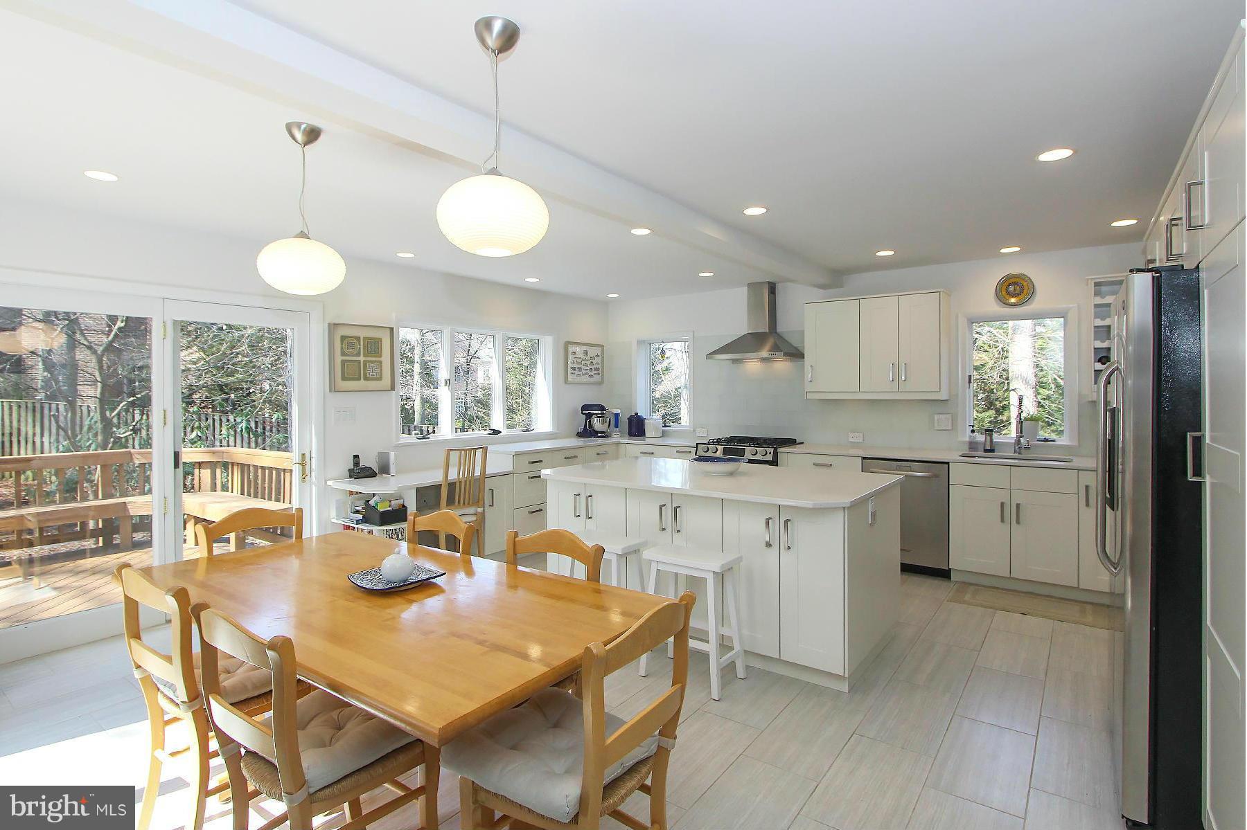 8536 West Howell Road Bethesda, MD 20817 - Photo 7 of 29 Large, eat-in Kitchen