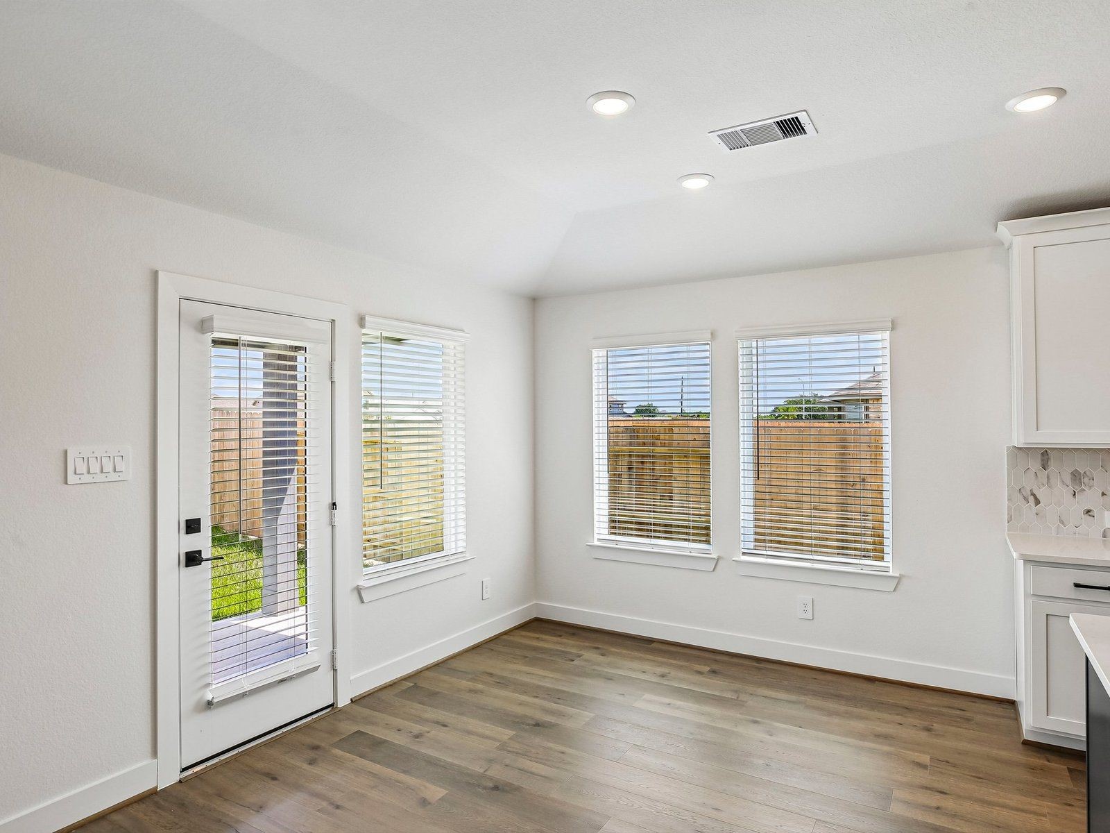 3003 Clapbread Lane Rosenberg, TX 77471 - Photo 10 of 33 Gallery Image 10