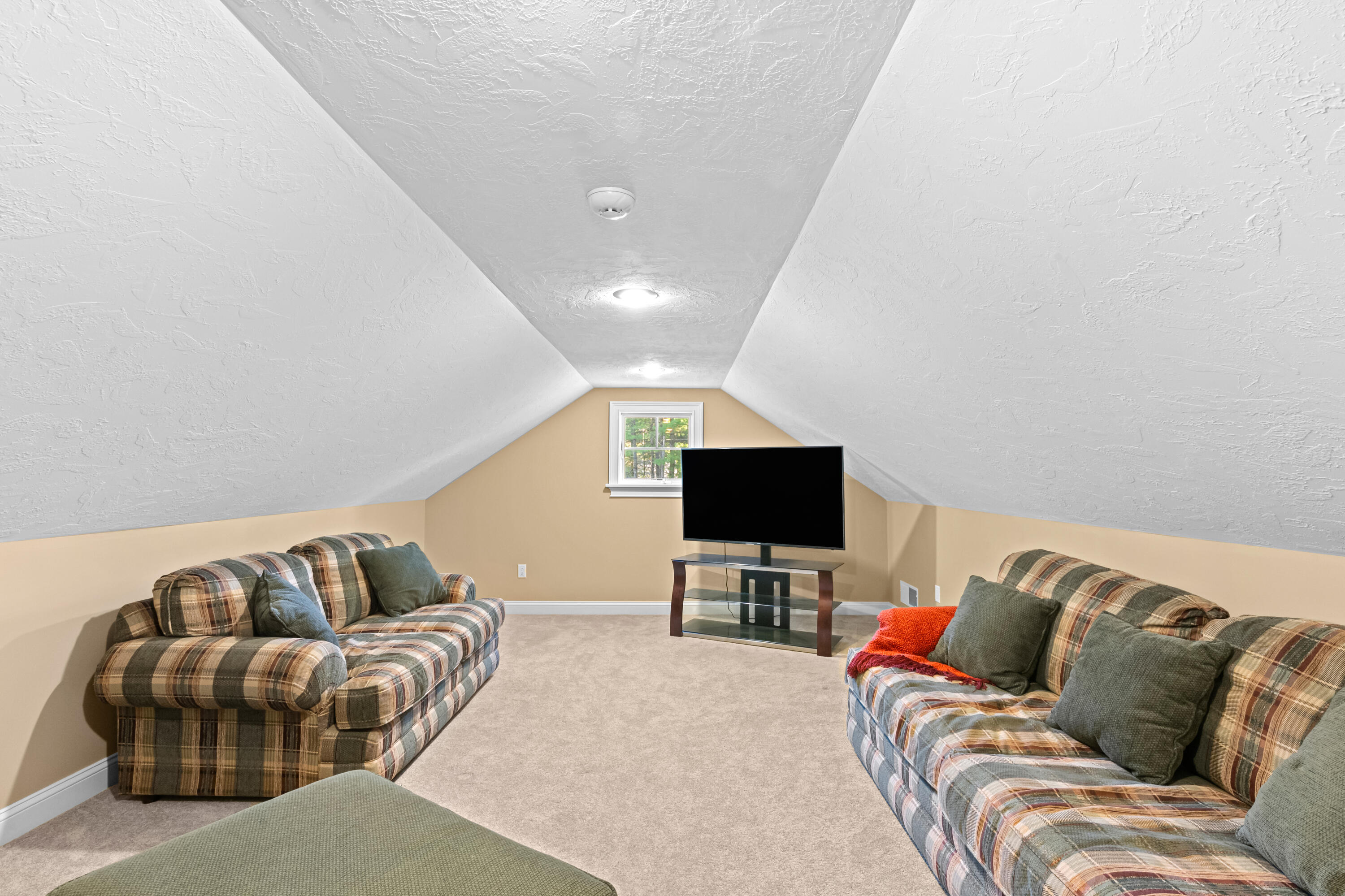 78 Christopher Street Fryeburg, ME 04037 - Photo 38 of 49 Family Room / Den