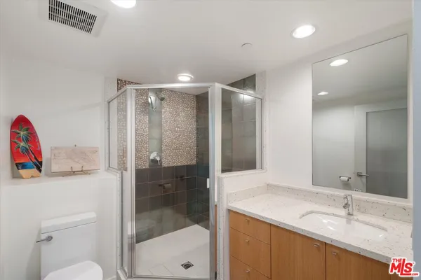 $8,000 | 1410 Innes Place, Los Angeles, CA 90291