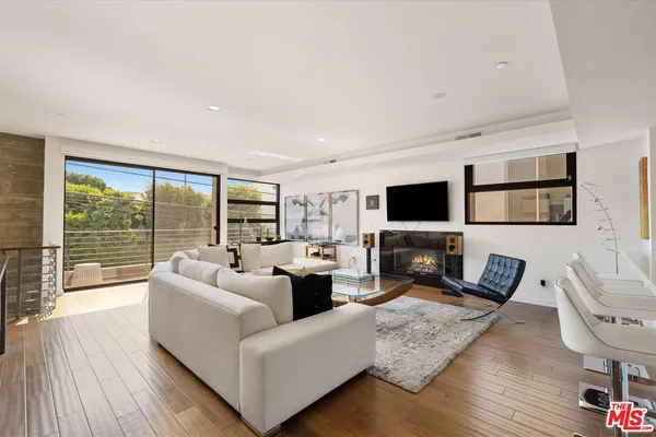 $8,000 | 1410 Innes Place, Los Angeles, CA 90291