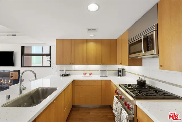 $8,000 | 1410 Innes Place, Los Angeles, CA 90291