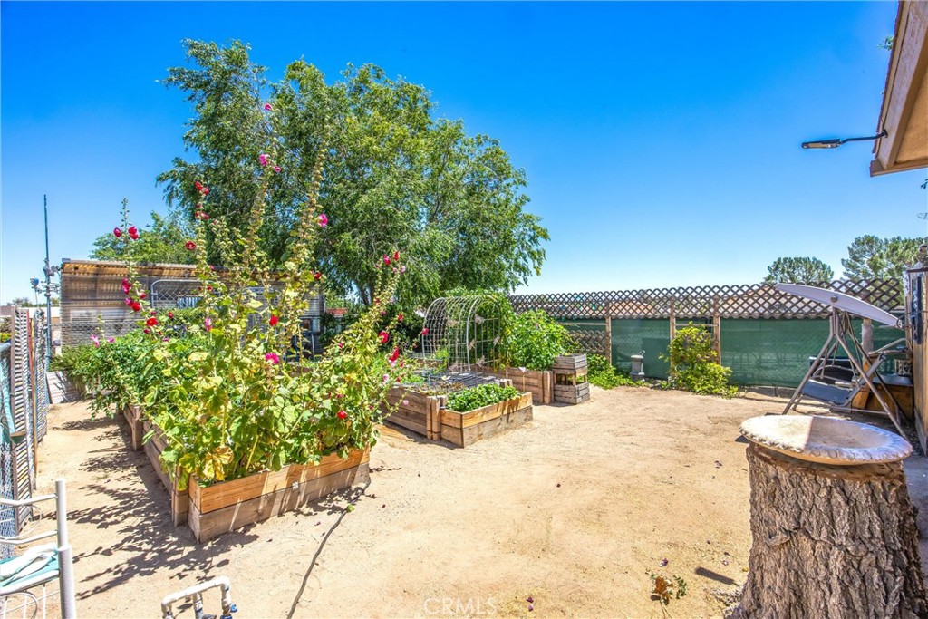 15212 El Centro Road Hesperia, CA 92345 - Photo 50 of 75 Garden with 3 raised beds/drip system