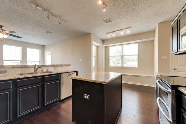 $3,000 | 401 Preston Oaks Drive, Lewisville, TX 75067