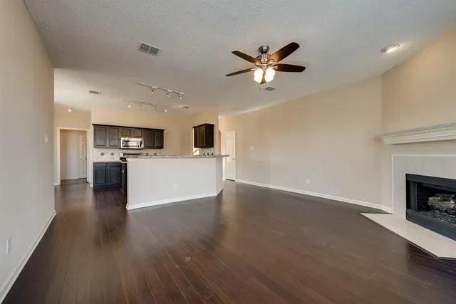 $3,000 | 401 Preston Oaks Drive, Lewisville, TX 75067