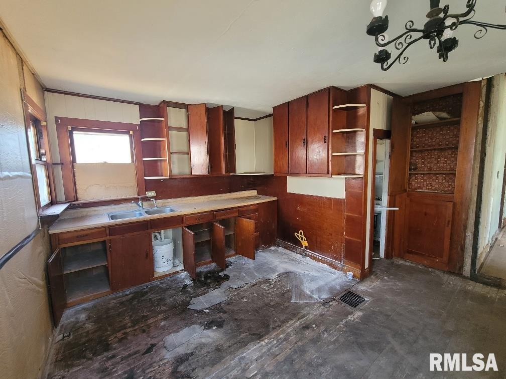 312 Southeast 7th Street Fairfield, IL 62837 - Photo 14 of 31