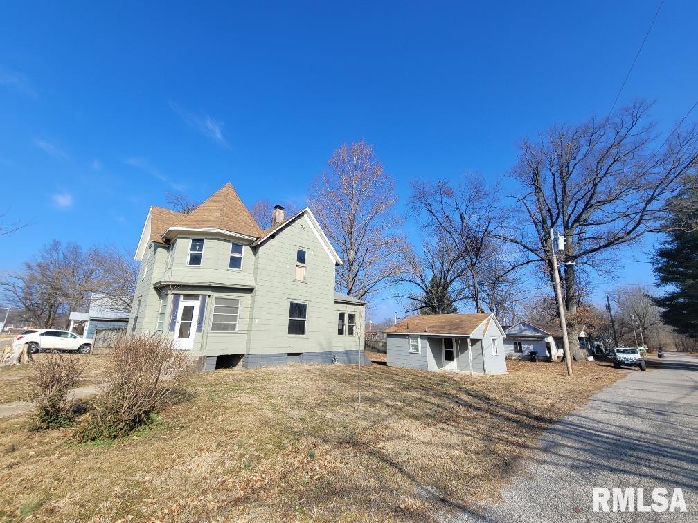 312 Southeast 7th Street Fairfield, IL 62837 - Photo 5 of 31