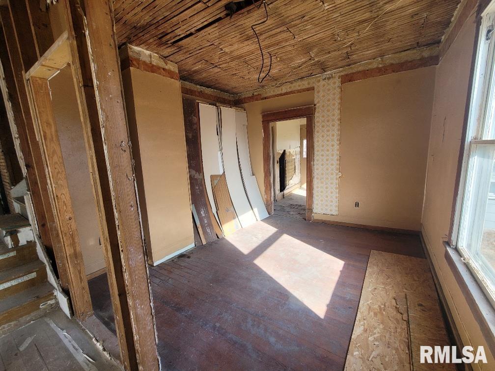 312 Southeast 7th Street Fairfield, IL 62837 - Photo 8 of 31