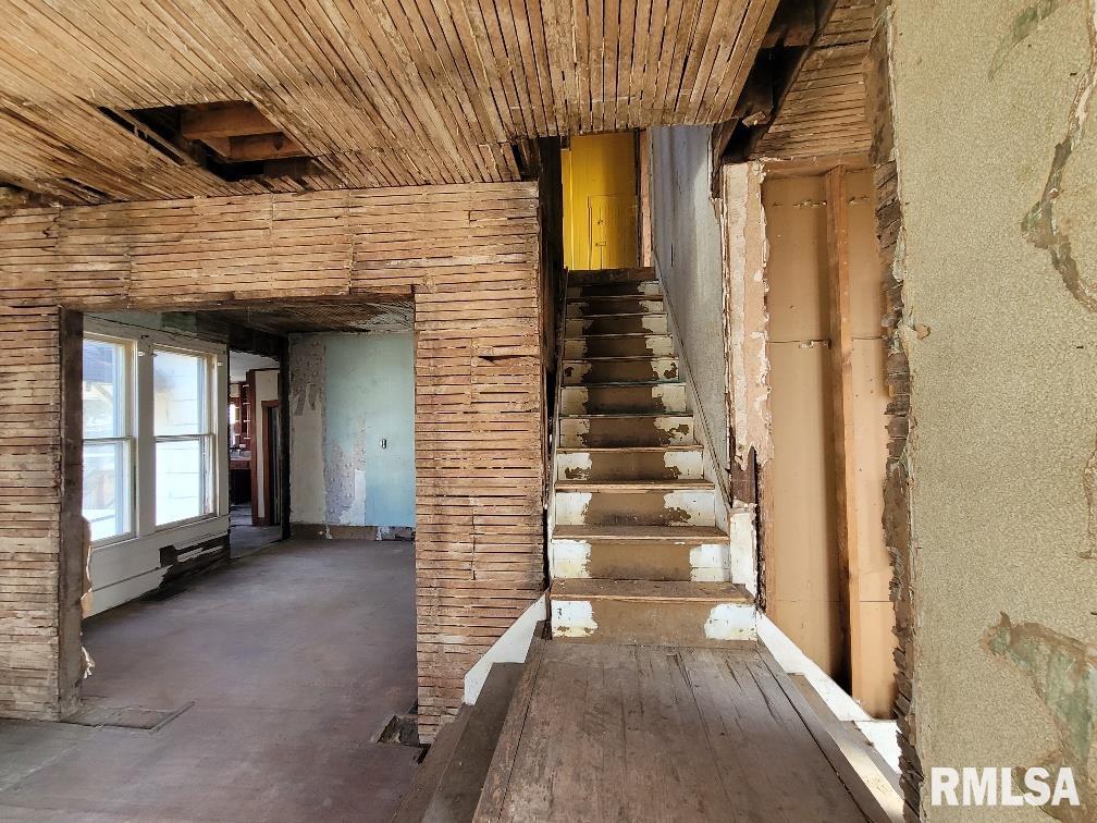 312 Southeast 7th Street Fairfield, IL 62837 - Photo 10 of 31