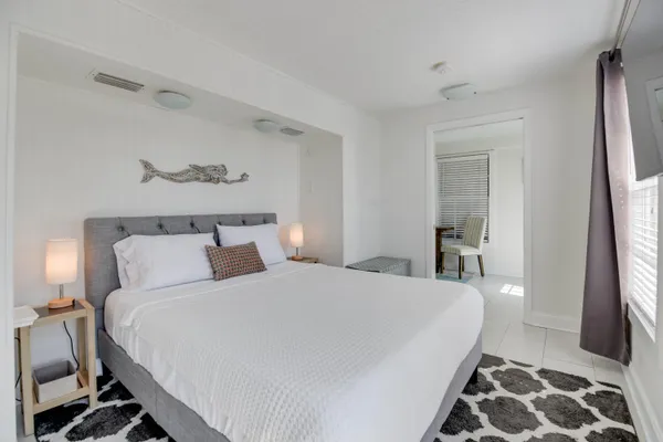 $765,000 | 828 White Street, Unit 2, Key West, FL 33040