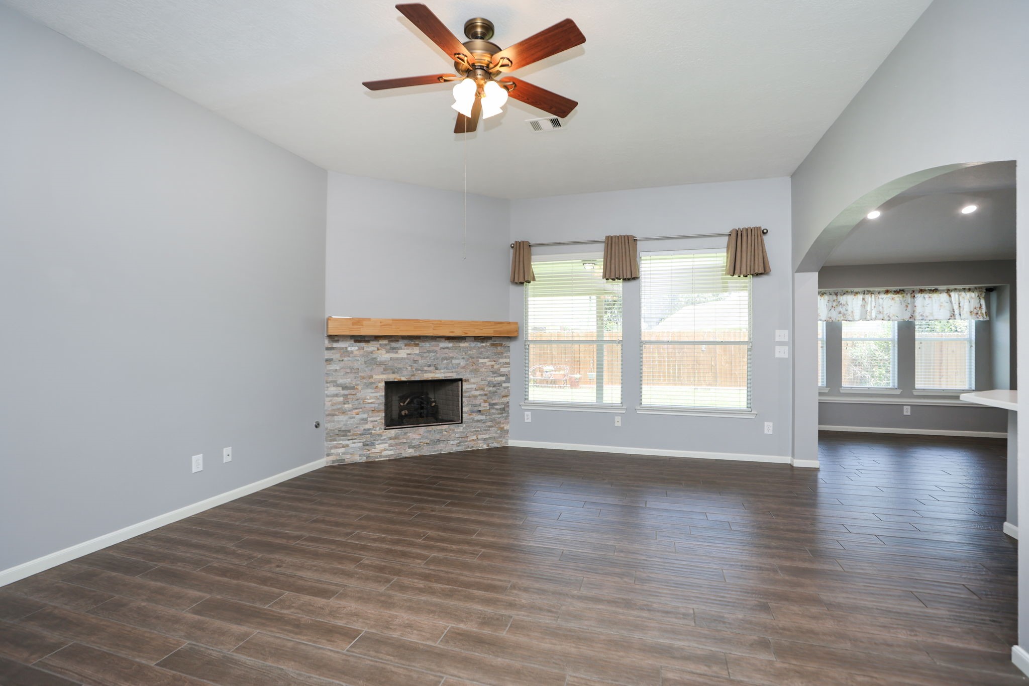 11110 Fall Point Drive Houston, TX 77065 - Photo 5 of 26 Gallery Image 5