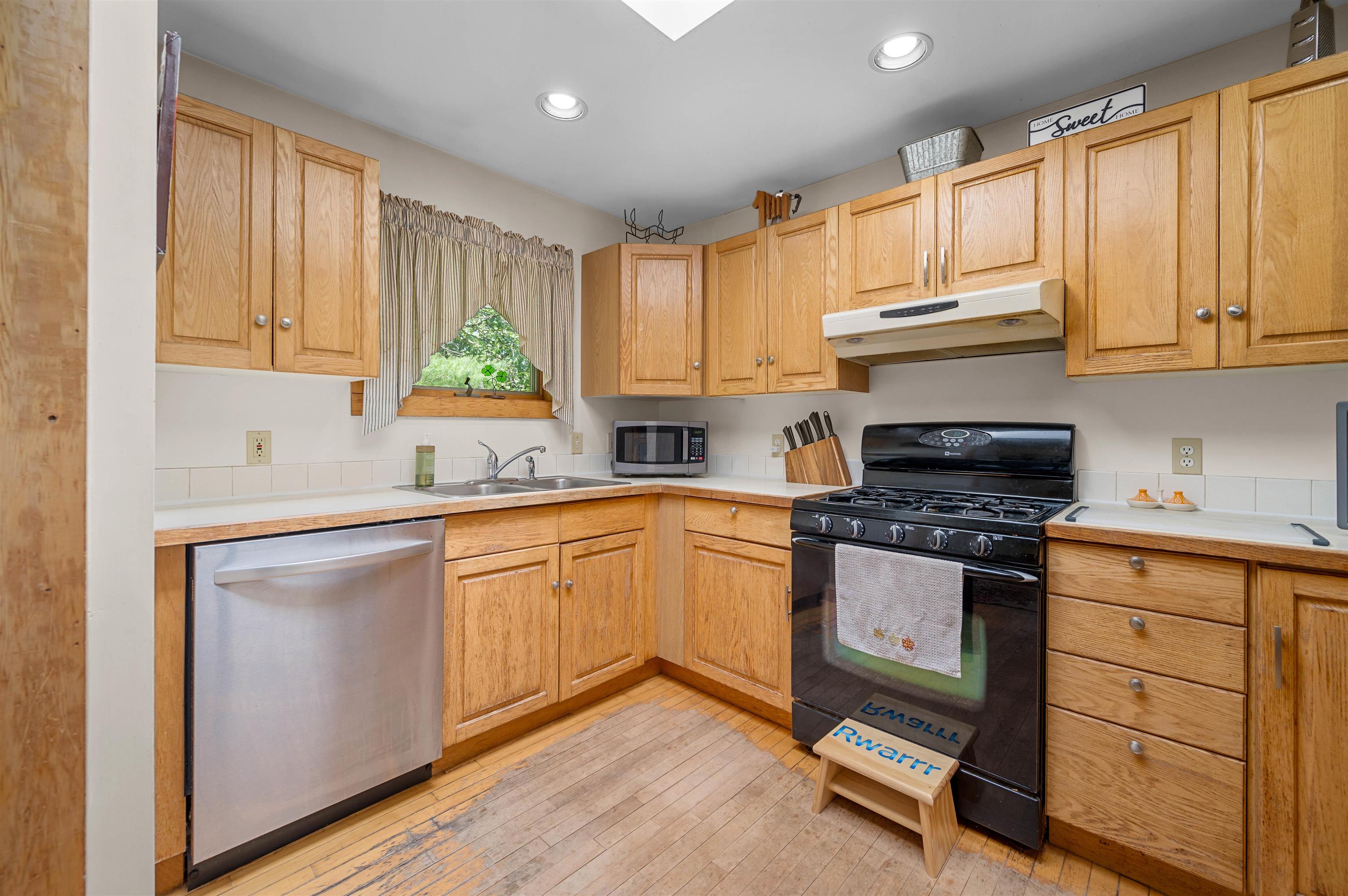 784 Stancliff Road Morristown, VT 05661 - Photo 7 of 35