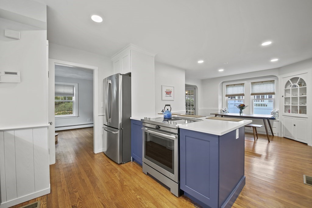 25 Prospect Street Reading, MA 01867 - Photo 9 of 42
