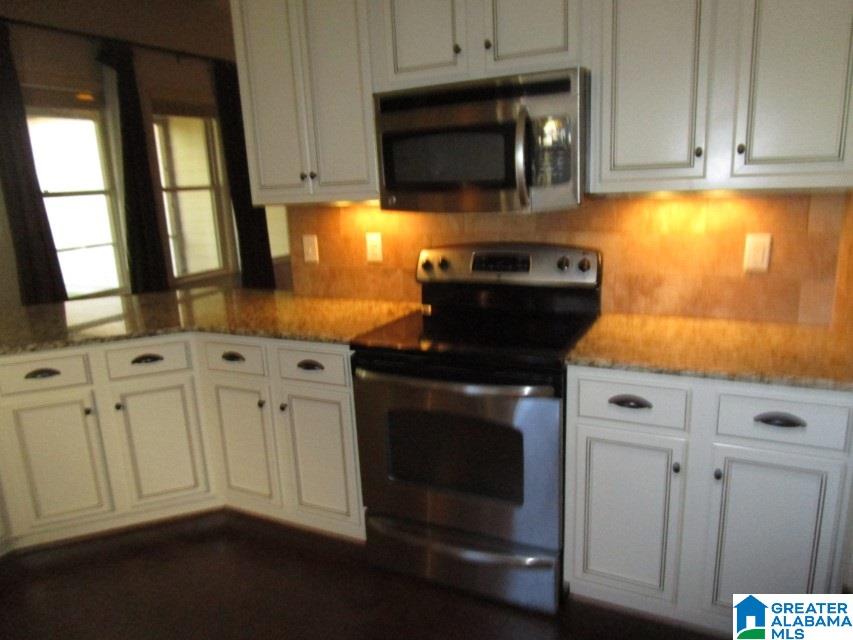 212 Perthshire Cove Pelham, AL 35124 - Photo 10 of 28