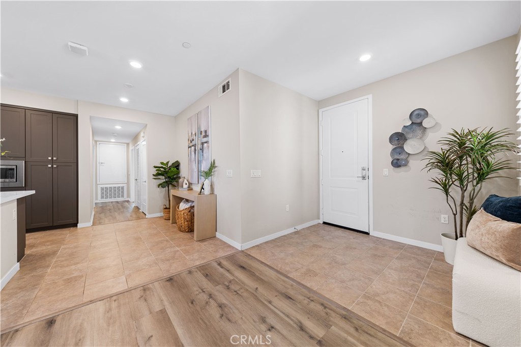 107 Bowery Irvine, CA 92612 - Photo 4 of 28