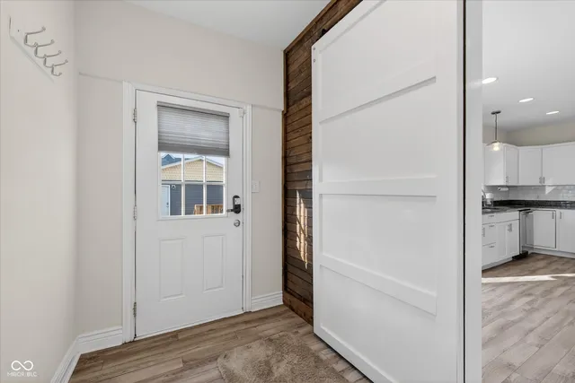 $2,100 | 916 Dawson Street, Indianapolis, IN 46203