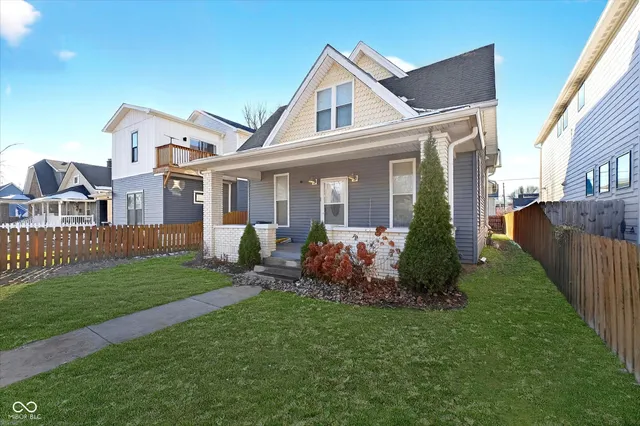$2,100 | 916 Dawson Street, Indianapolis, IN 46203
