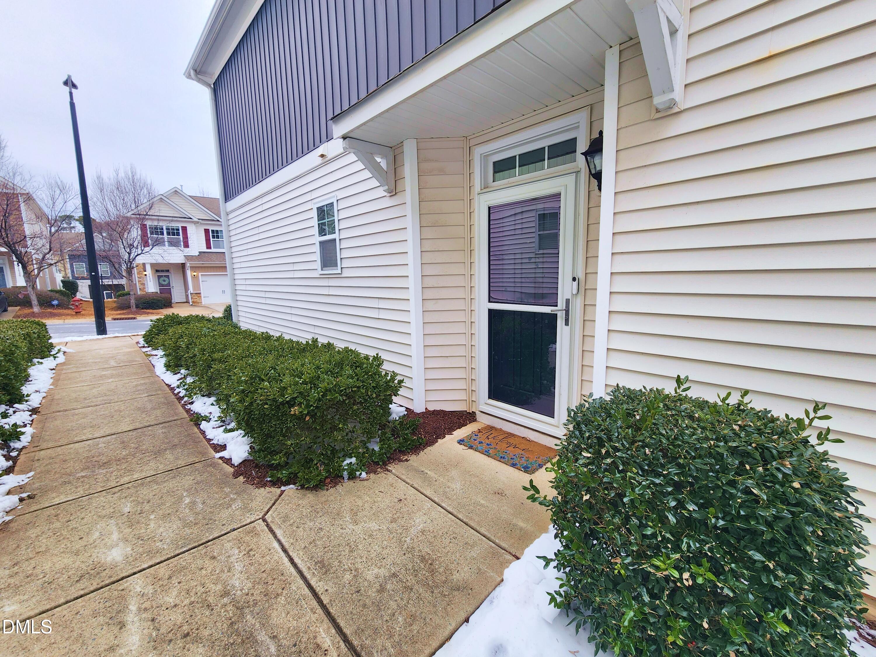2423 Memory Ridge Drive Raleigh, NC 27606 - Photo 3 of 30 3