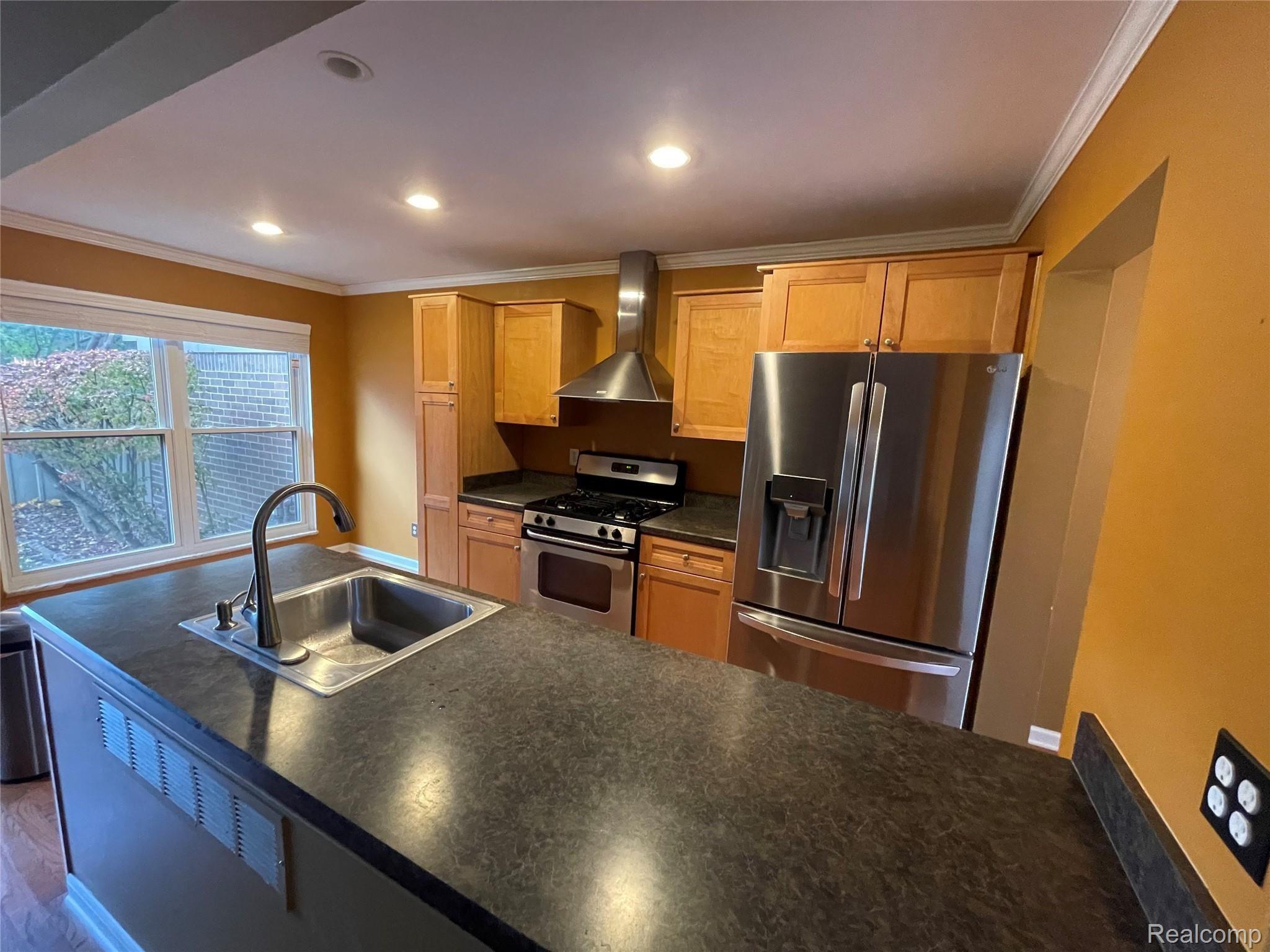 881 Lafayette Court Rochester, MI 48307 - Photo 8 of 18 WechatIMG121.jpeg