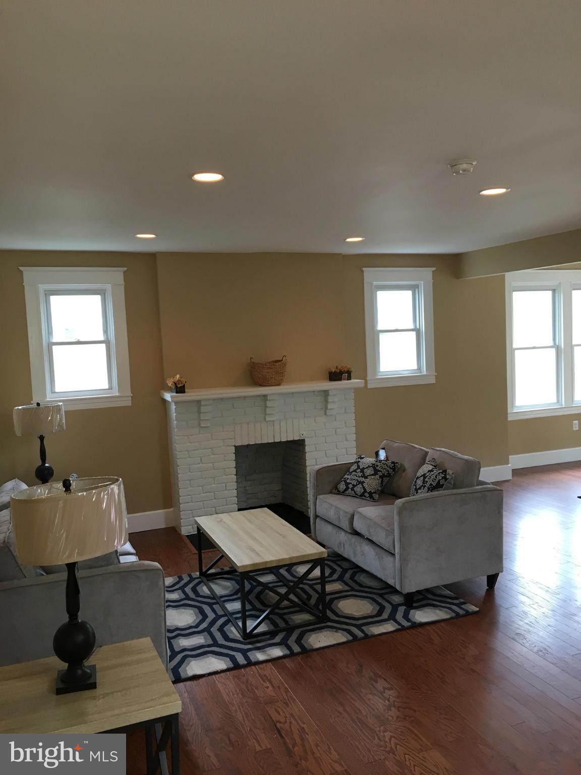 4107 Chatham Road Baltimore, MD 21207 - Photo 3 of 28 Living Room