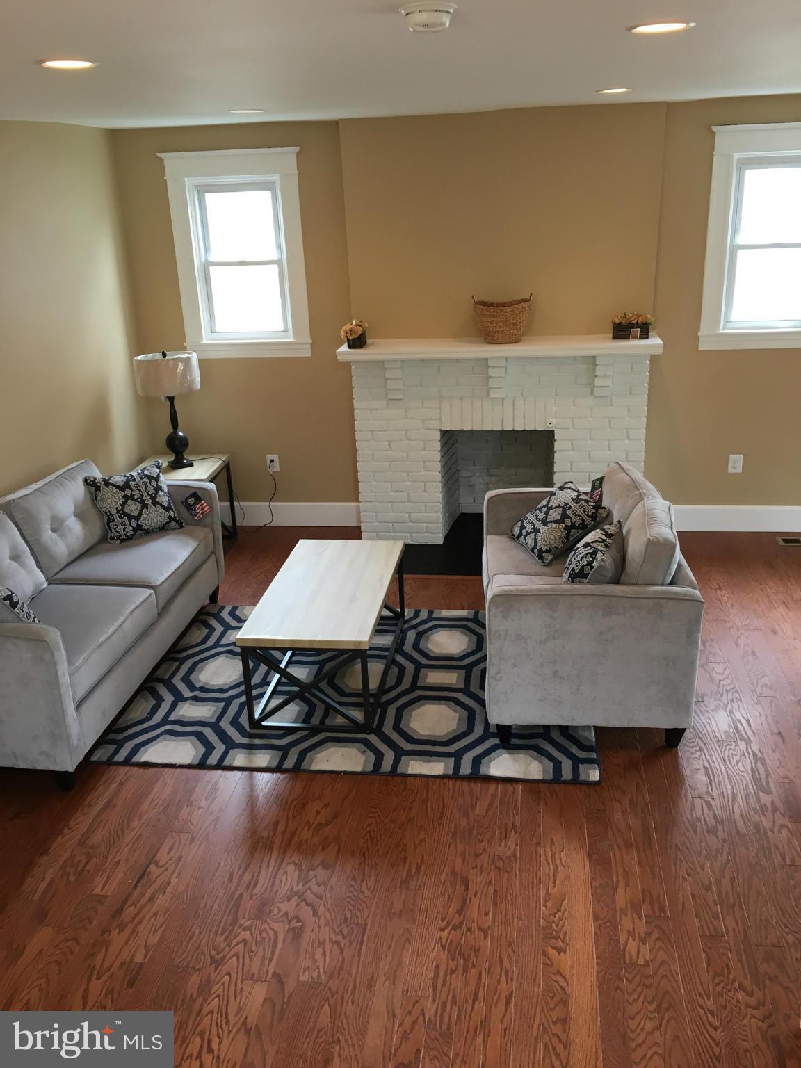 4107 Chatham Road Baltimore, MD 21207 - Photo 4 of 28 Living Room