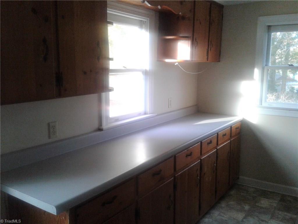 307 Ridge Road Seagrove, NC 27341 - Photo 3 of 12 Gallery Image 3