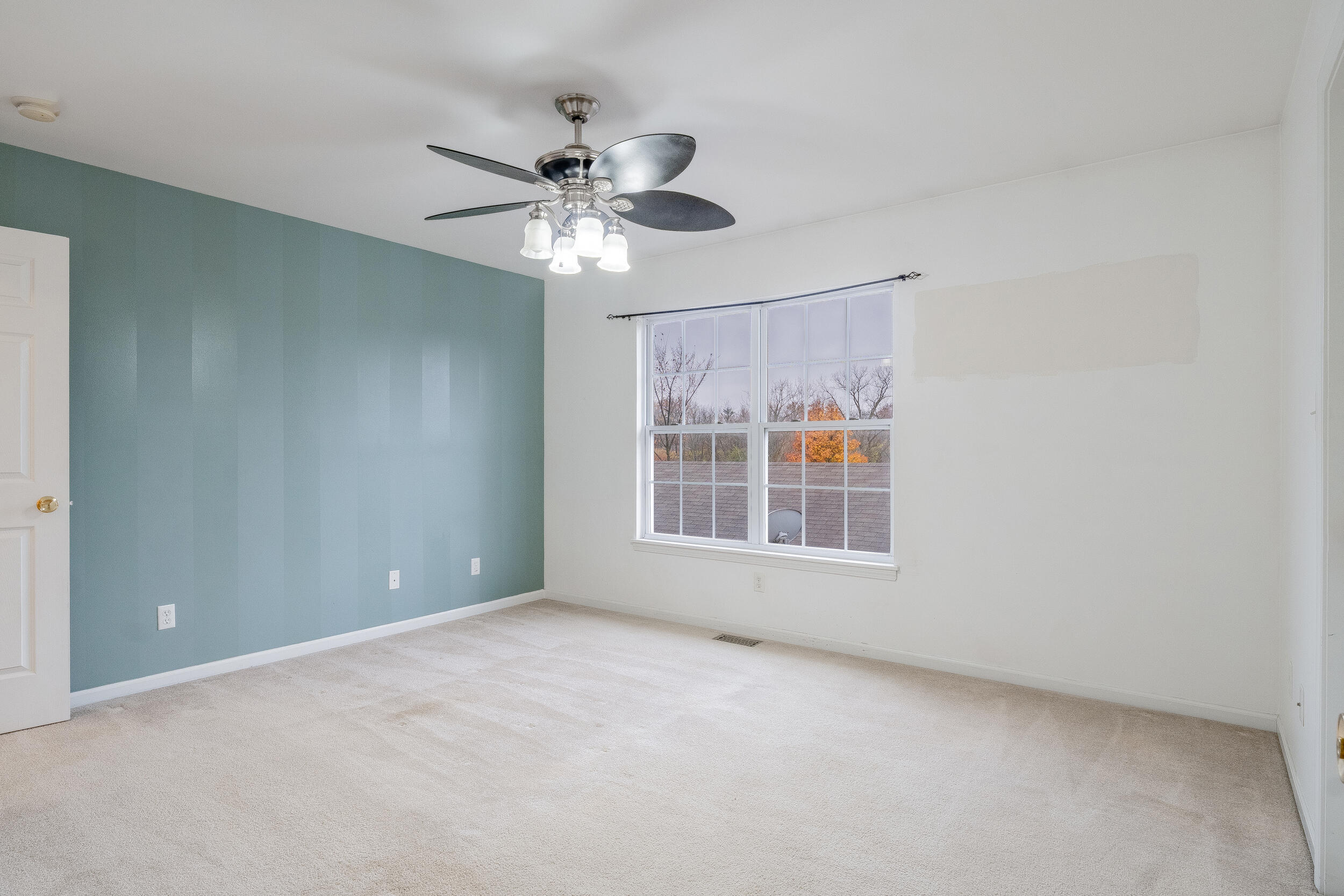 11742 Broadway Crown Point, IN 46307 - Photo 24 of 41 a view of an empty room with a window