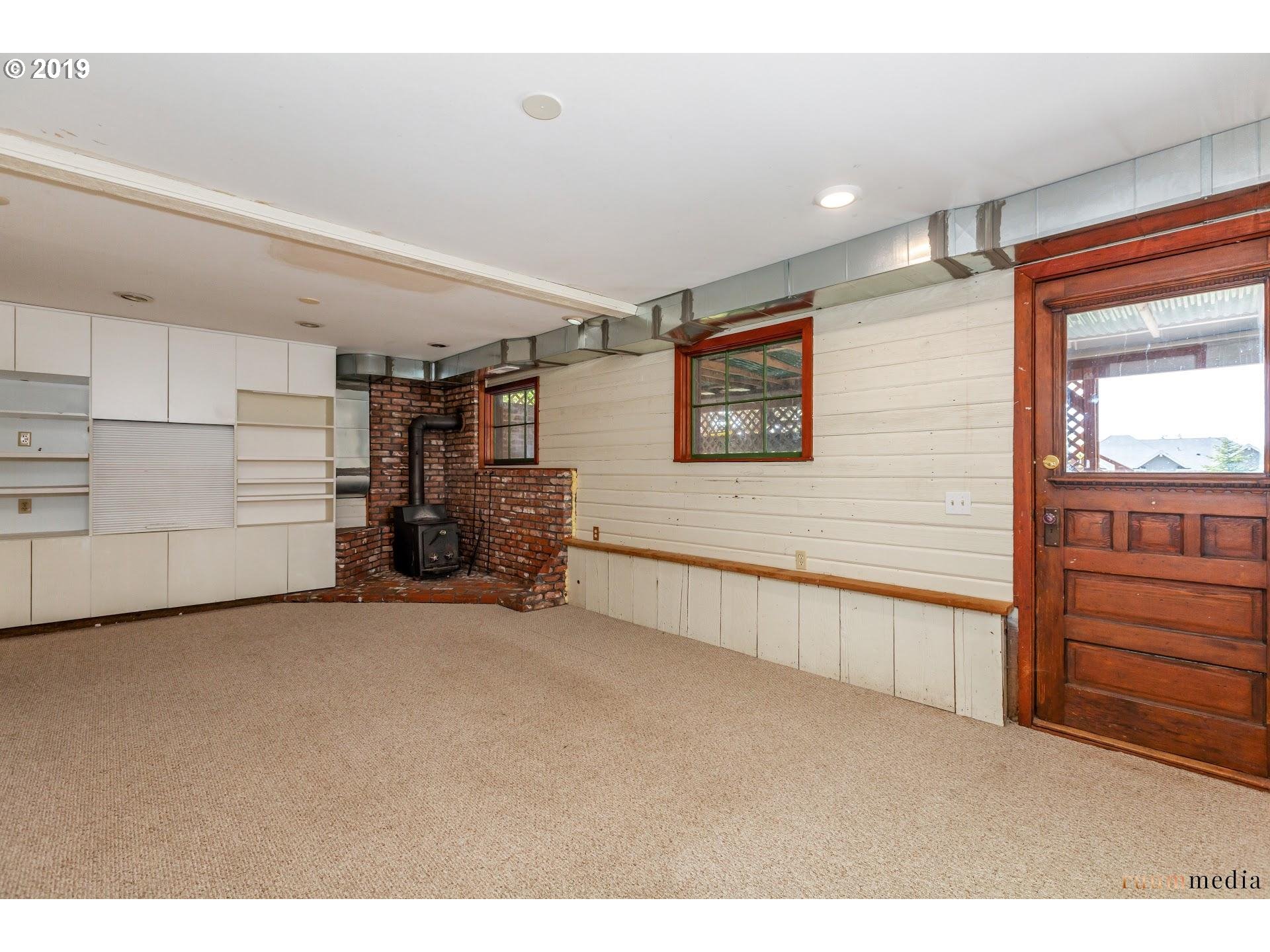 3495 Northwest South Road Portland, OR 97229 - Photo 19 of 22 Family Room
