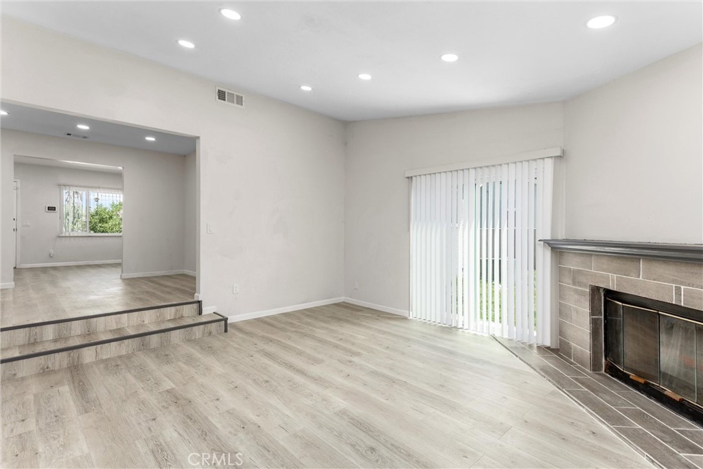 247 Grant Street Rialto, CA 92376 - Photo 22 of 45 Family room