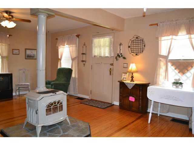 831 Old Mill Road Springfield, OH 45502 - Photo 2 of 25