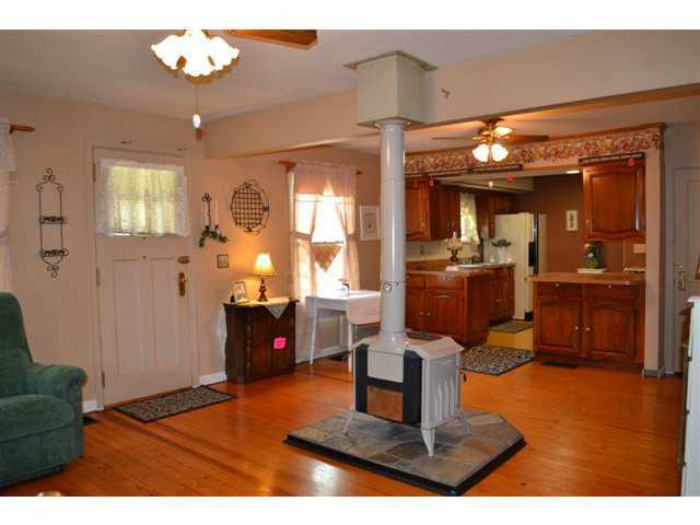 831 Old Mill Road Springfield, OH 45502 - Photo 3 of 25
