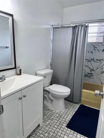 $3,000 | 846 Northwest 8th Street, Hallandale Beach, FL 33009