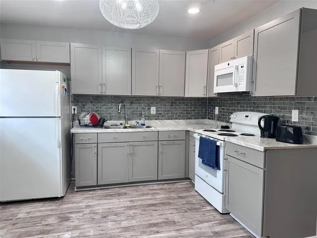 $3,000 | 846 Northwest 8th Street, Hallandale Beach, FL 33009