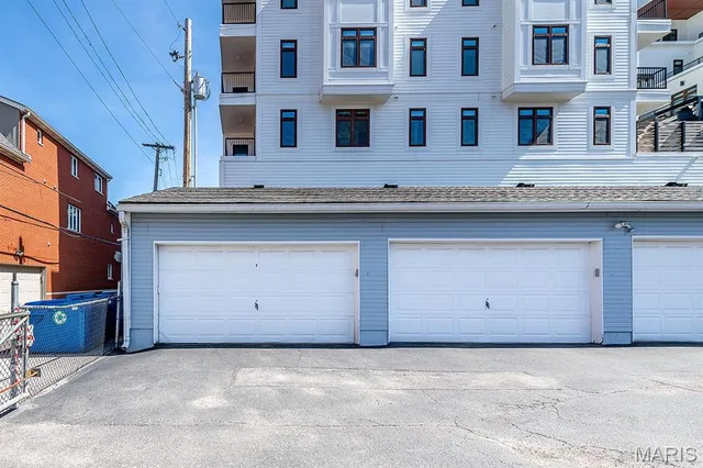 $334,900 | 4561 Laclede Avenue, Unit B, St. Louis, MO 63108