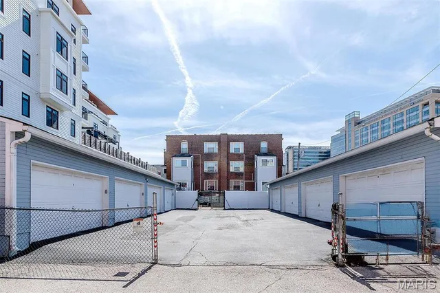 $334,900 | 4561 Laclede Avenue, Unit B, St. Louis, MO 63108