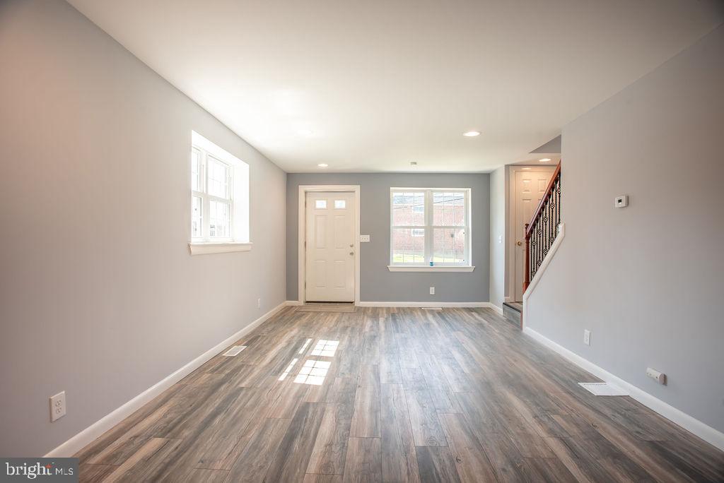 2096 Heather Road Folcroft, PA 19032 - Photo 4 of 17