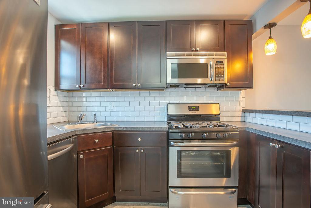 2096 Heather Road Folcroft, PA 19032 - Photo 8 of 17