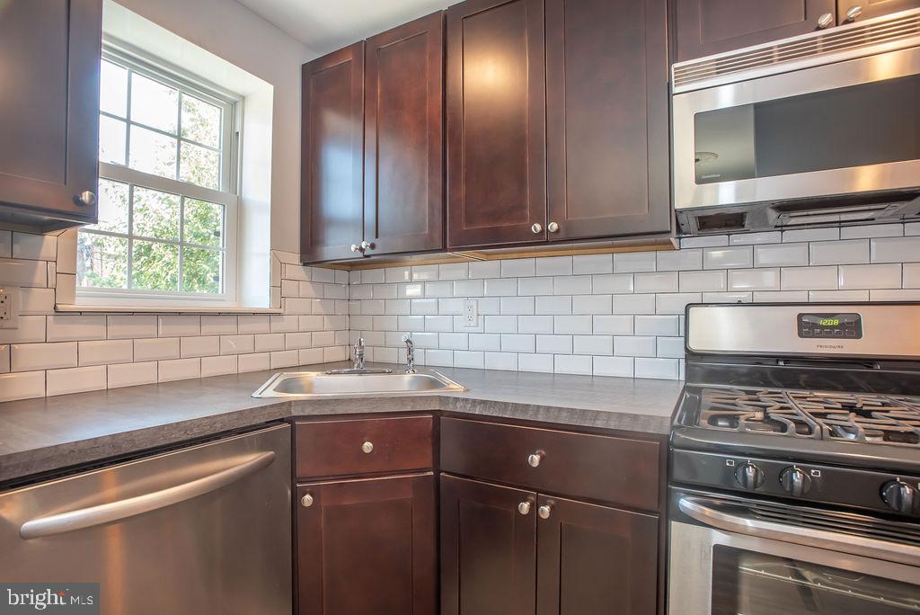 2096 Heather Road Folcroft, PA 19032 - Photo 10 of 17