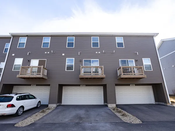 $334,000 | 1479 Yosemite Way, Pingree Grove, IL 60140