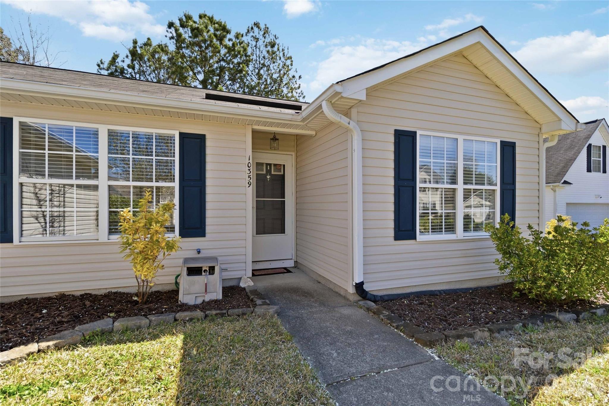 10359 Gold Pan Road Charlotte, NC 28215 - Photo 3 of 25 Gallery Image 3