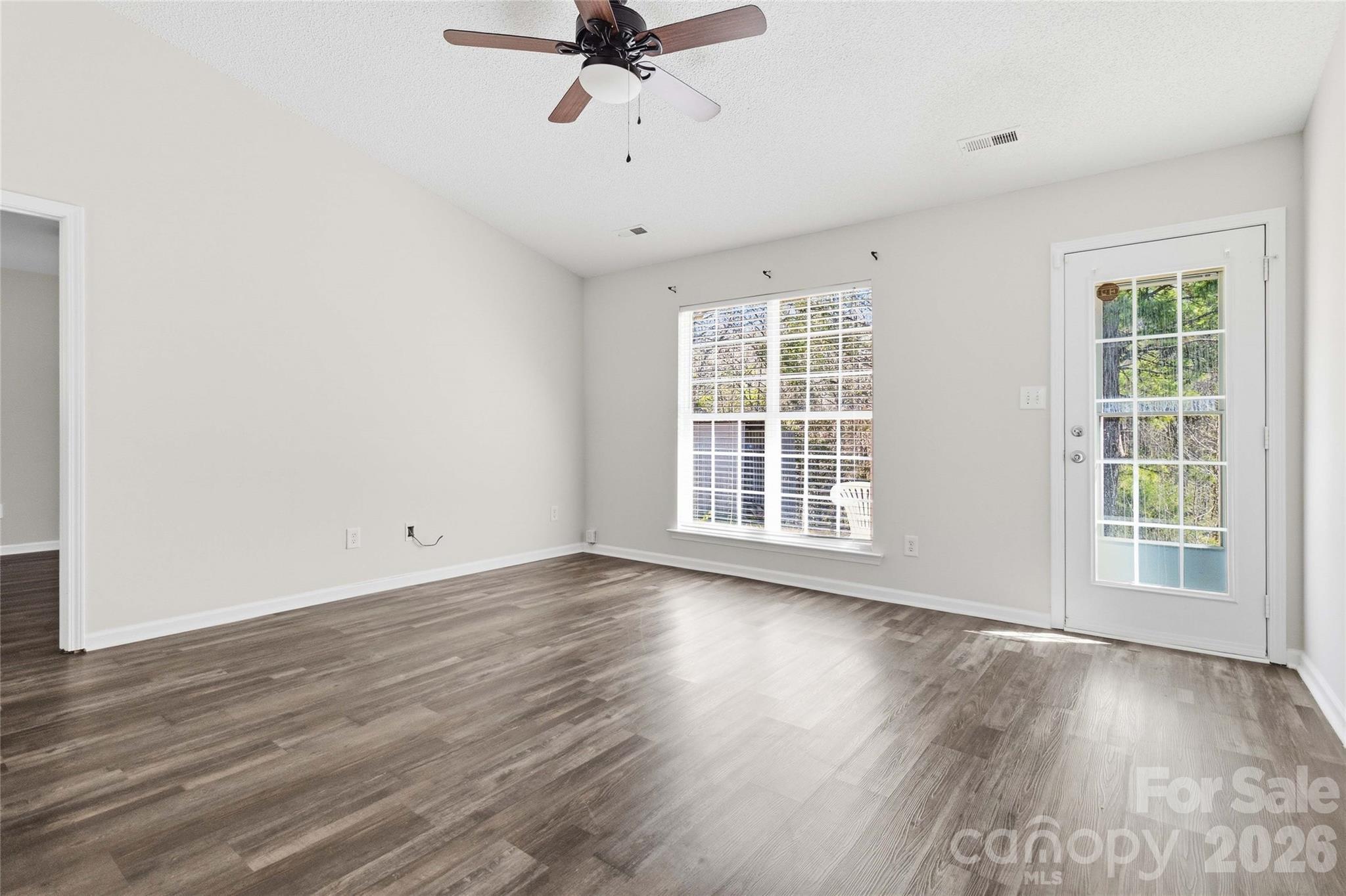 10359 Gold Pan Road Charlotte, NC 28215 - Photo 6 of 25 Gallery Image 6
