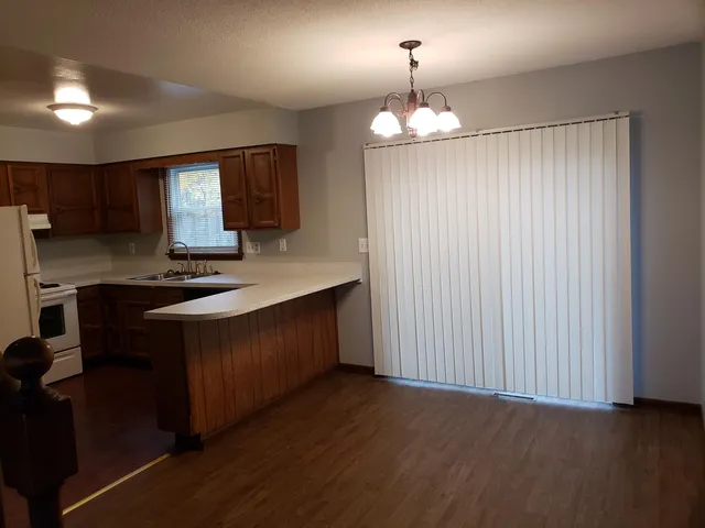 $1,100 | 1391 South Center Road, Saginaw, MI 48638