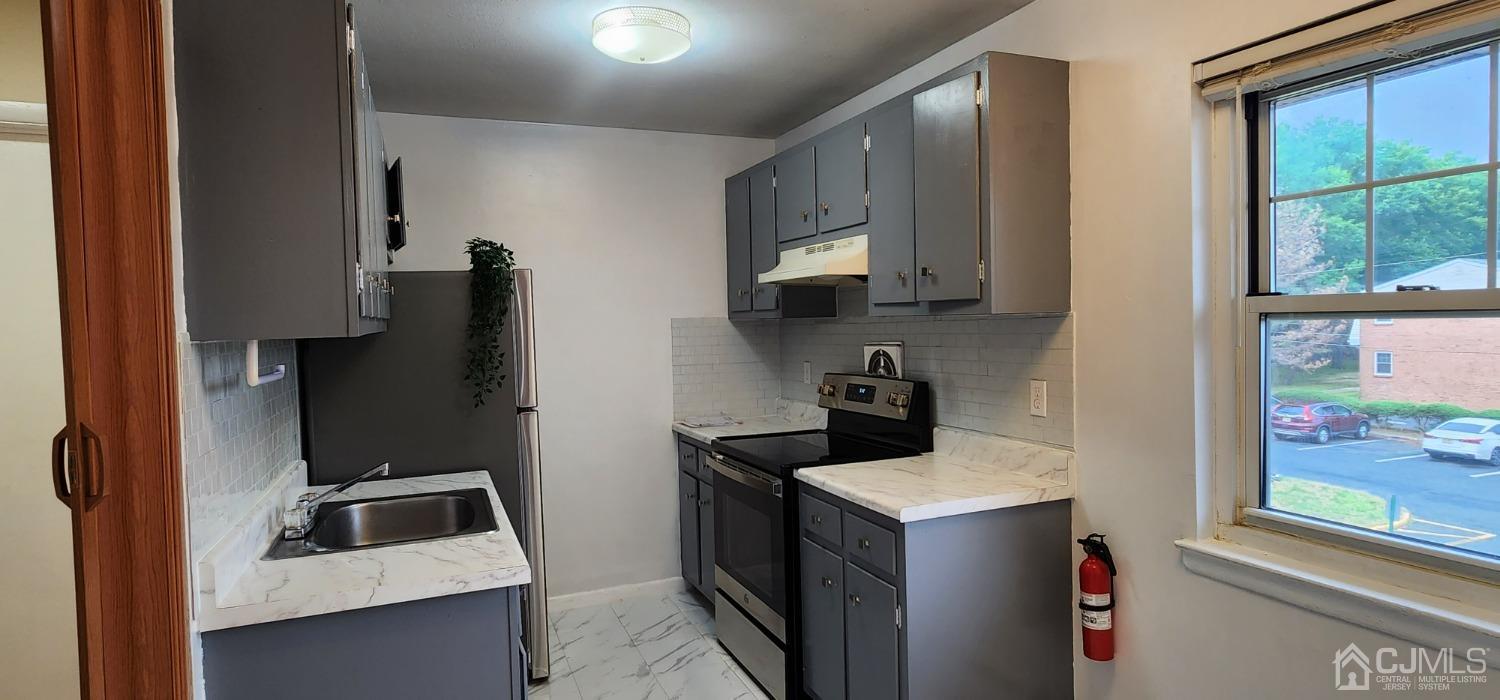 H The Orchards, East Windsor, NJ 08520 Compass