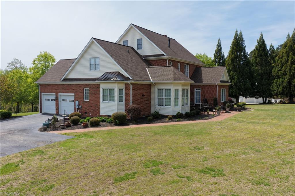 175 Shady Pond Road Providence, NC 27315 - Photo 6 of 48