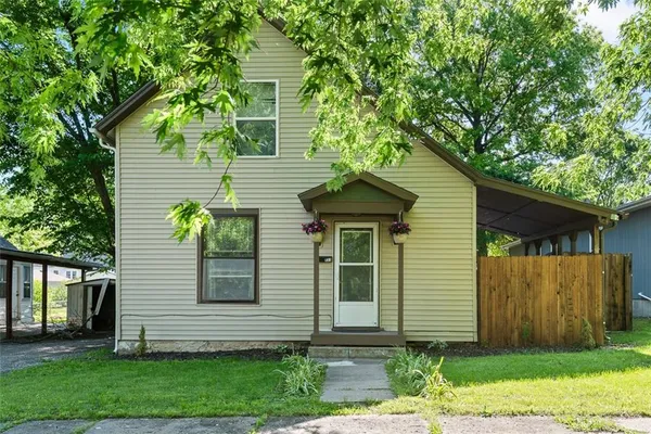 $170,000 | 431 South Poplar Street, Ottawa, KS 66067