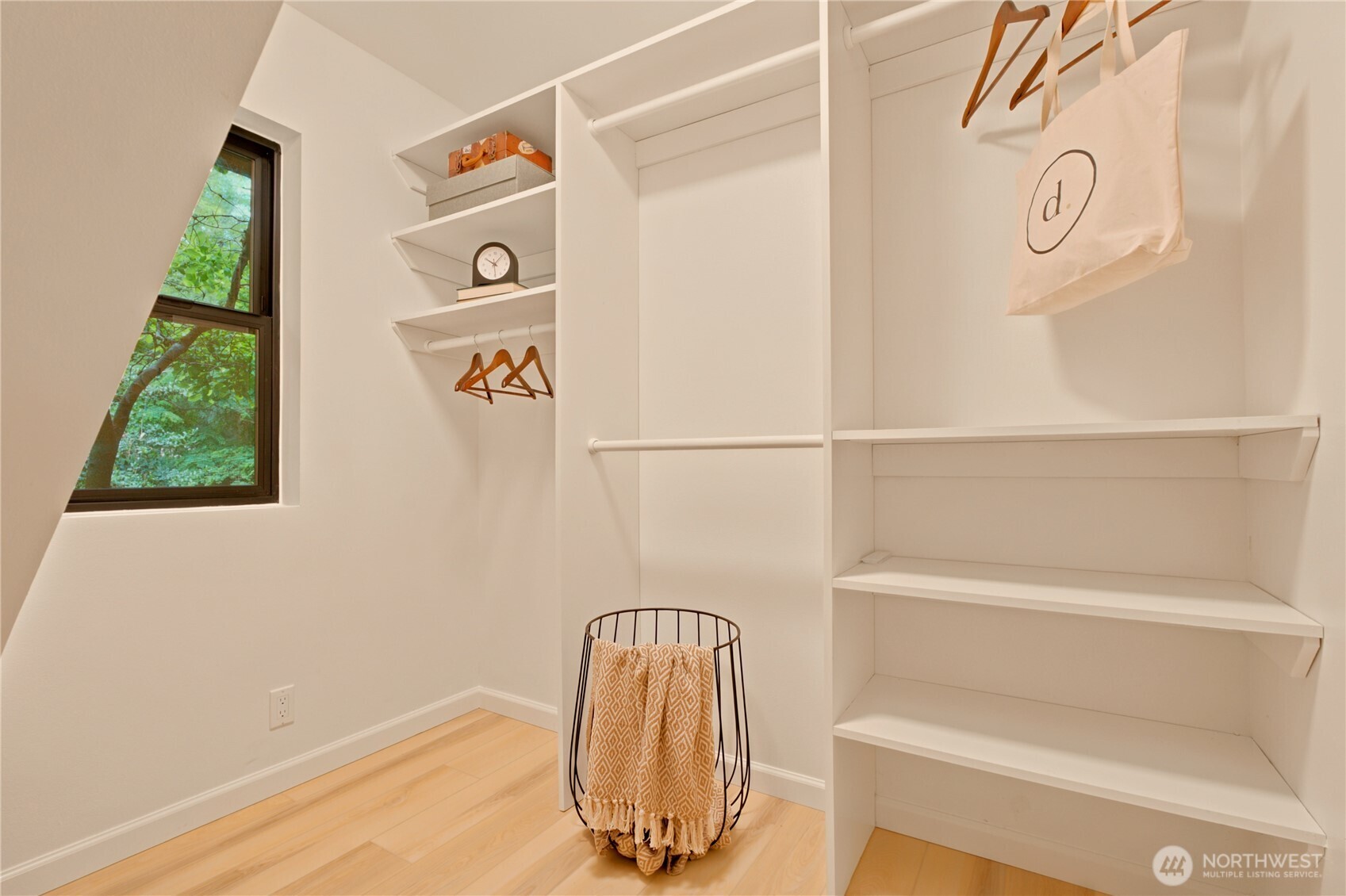 14151 Komedal Road Northeast Bainbridge Island, WA 98110 - Photo 28 of 37