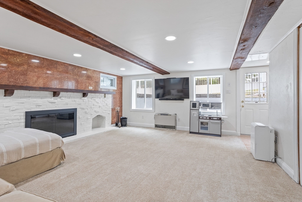 552 Farm Road Marlborough, MA 01752 - Photo 25 of 39 Gallery Image 25