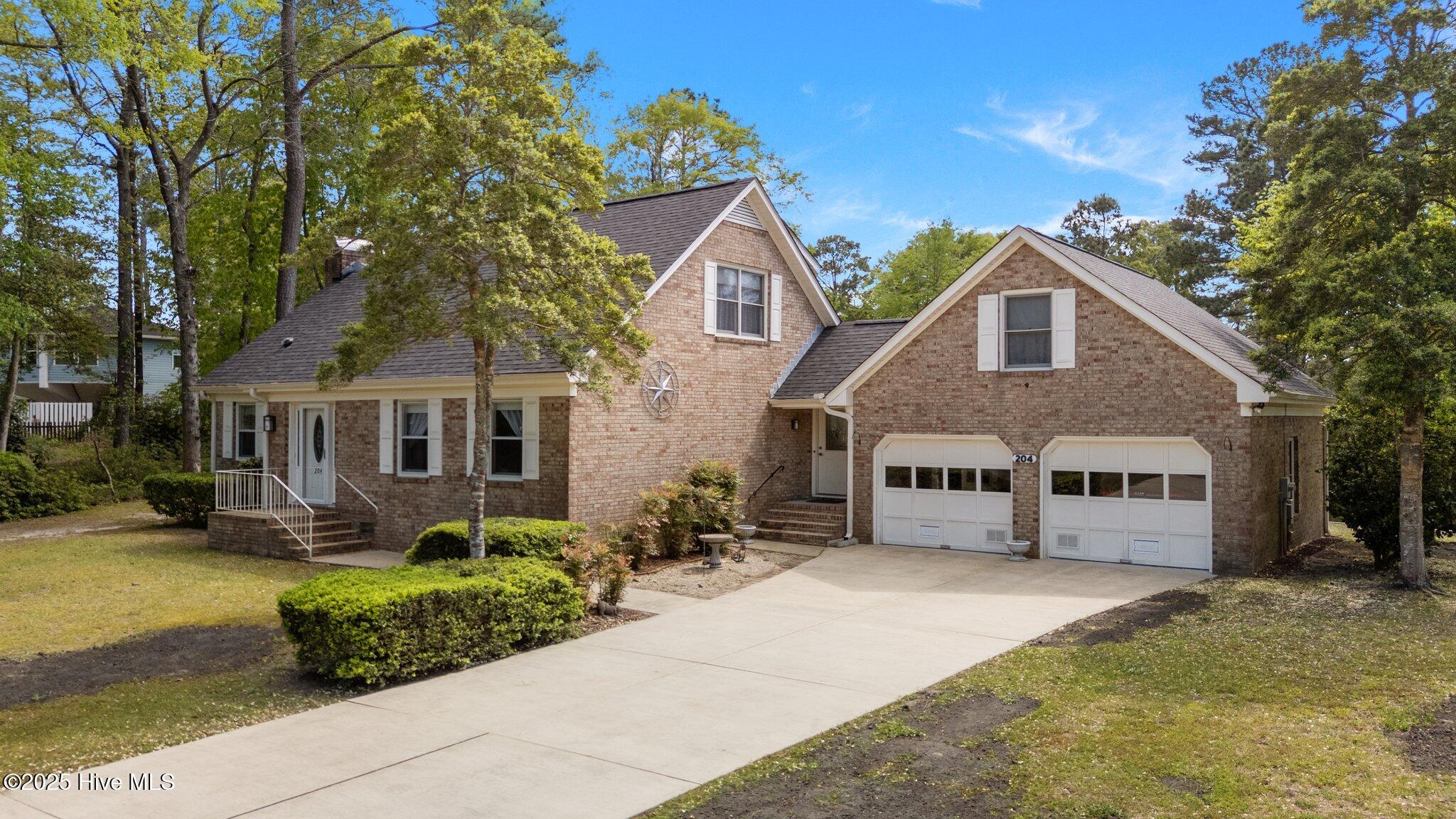 204 Gangplank Road New Bern, NC 28562 - Photo 3 of 47 Charming Curb Appeal