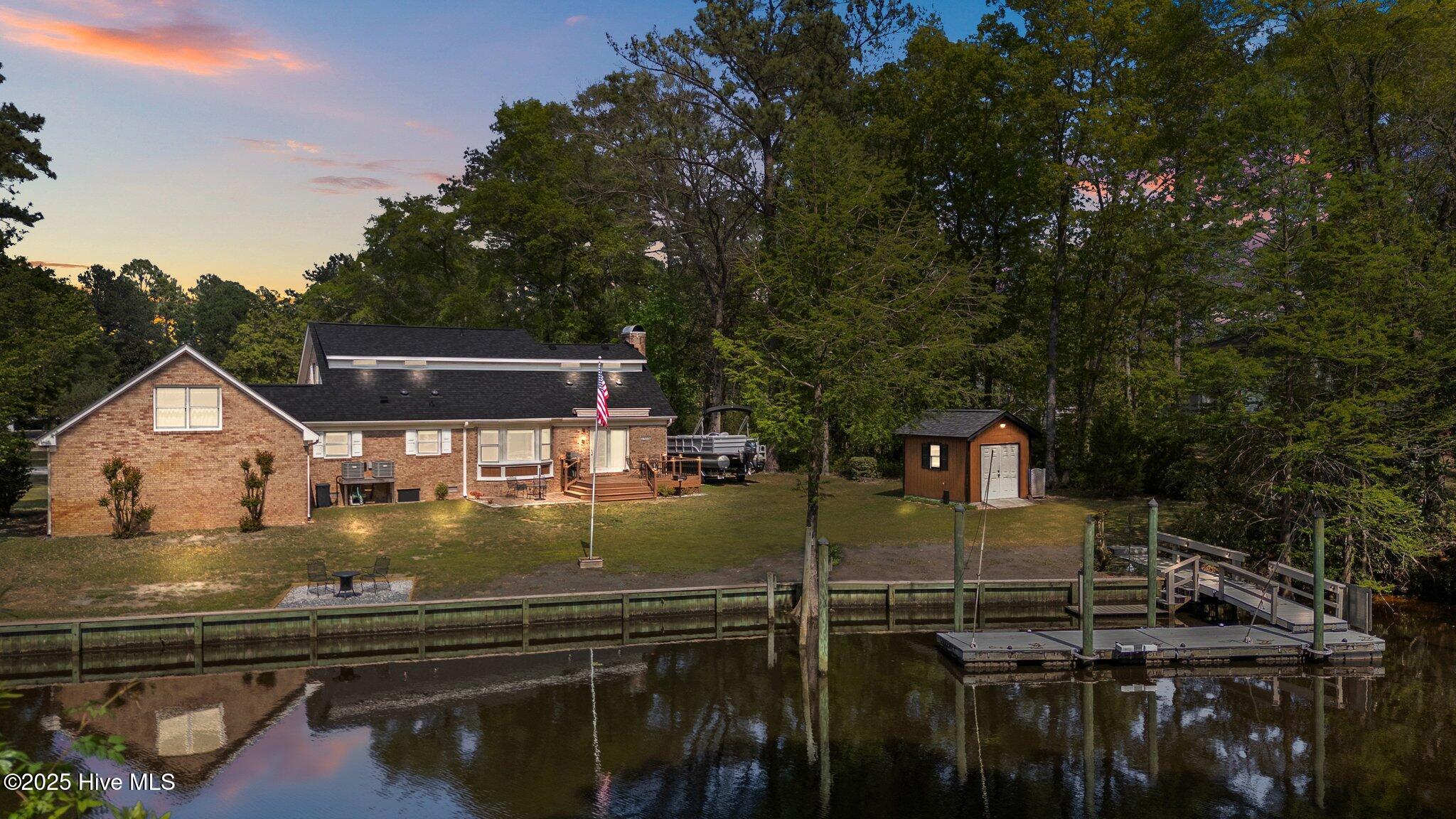 204 Gangplank Road New Bern, NC 28562 - Photo 31 of 47 Tons of Water Frontage